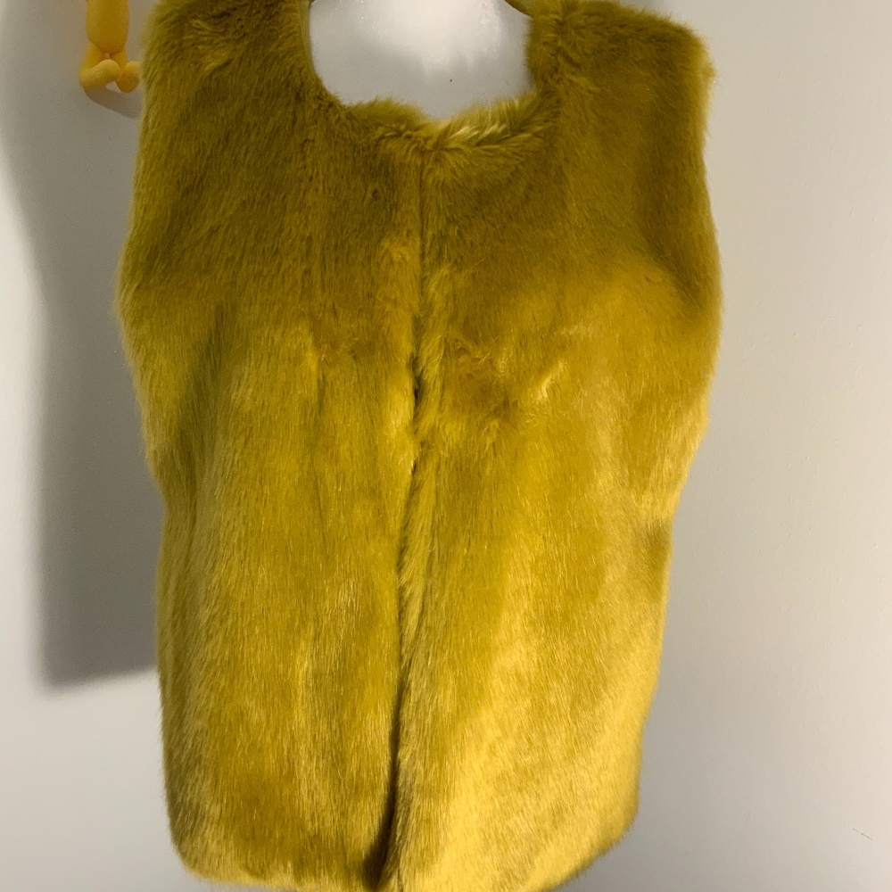 Basement mustard vest size M